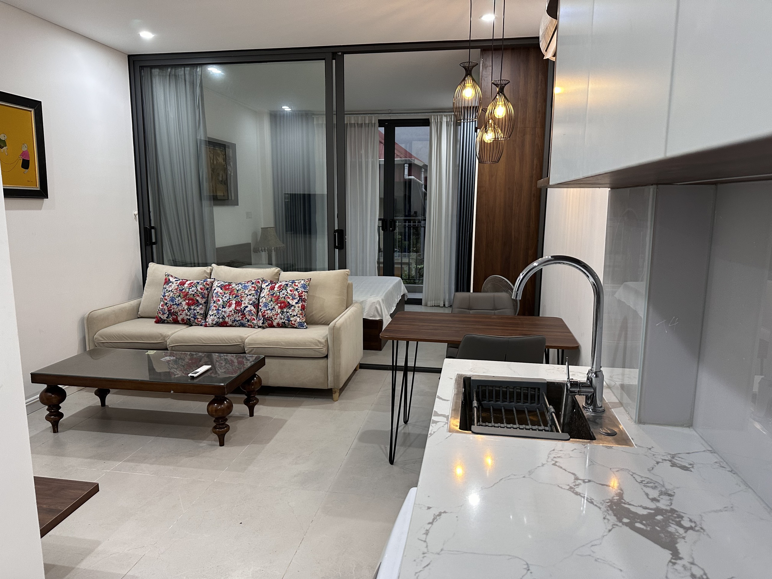Budget Price & Modern Apartment for rent in Hoang Hoa Tham str, Ba Dinh
