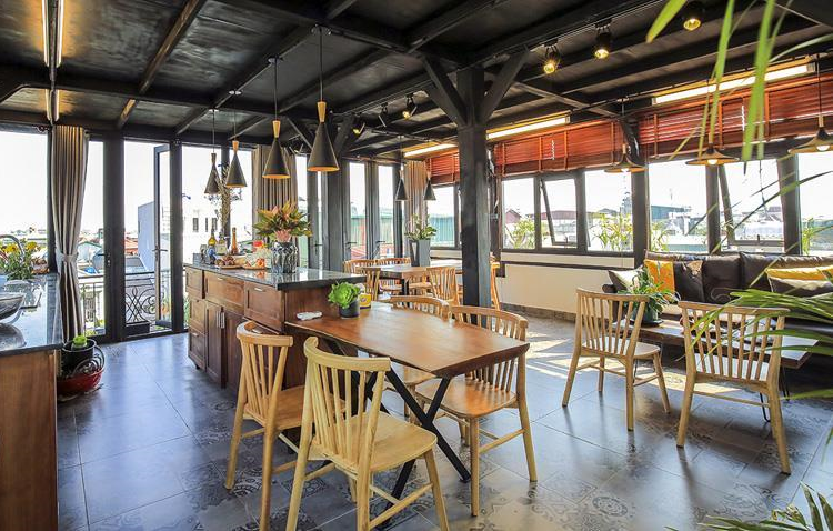 Amazing 04 Bedroom Apartment Rental in Au Co street, Tay Ho District, Beautiful View