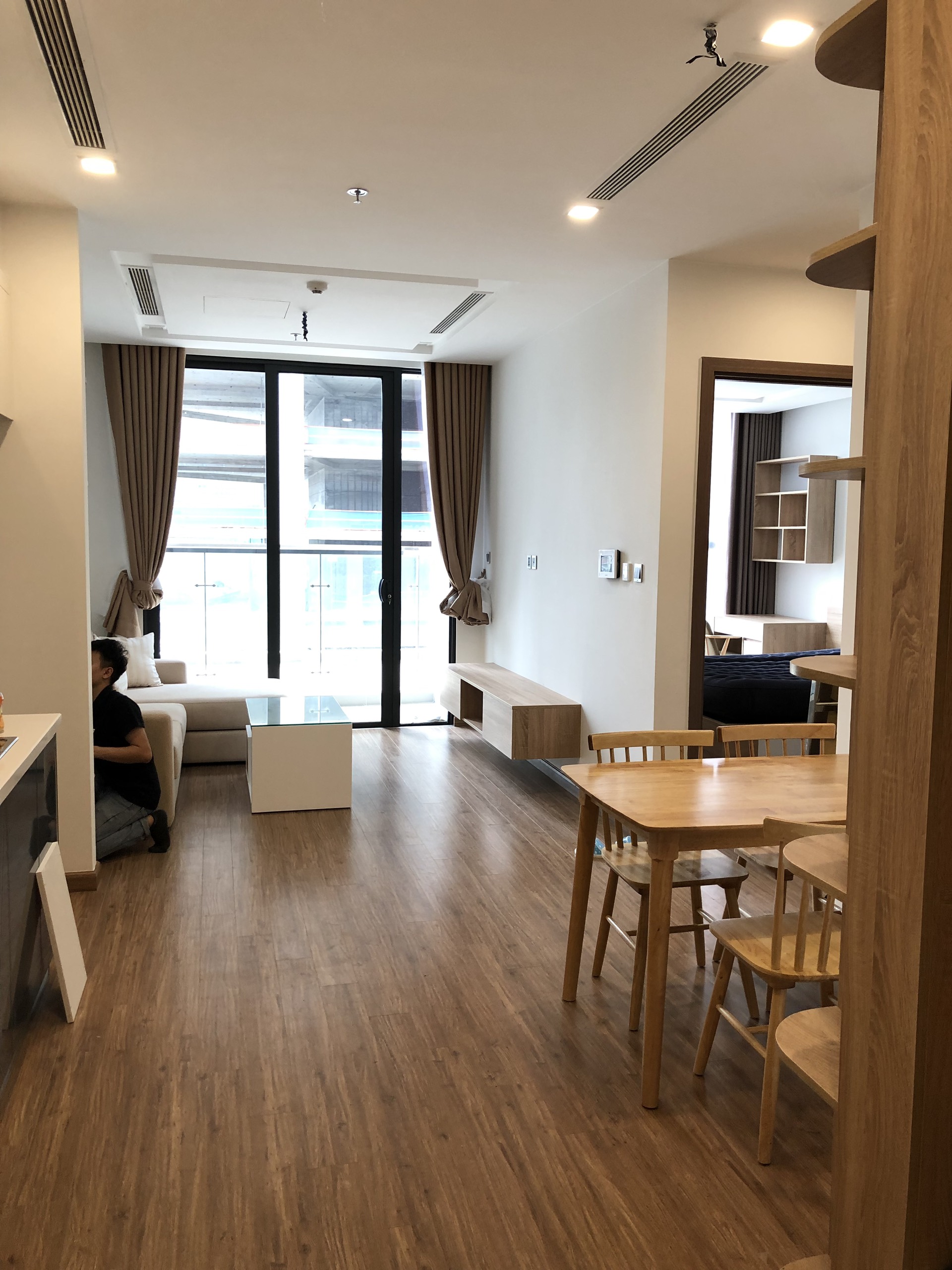 Brand new one bedroom apartment for leasing on 4th floor M1, Vinhomes Metropolis