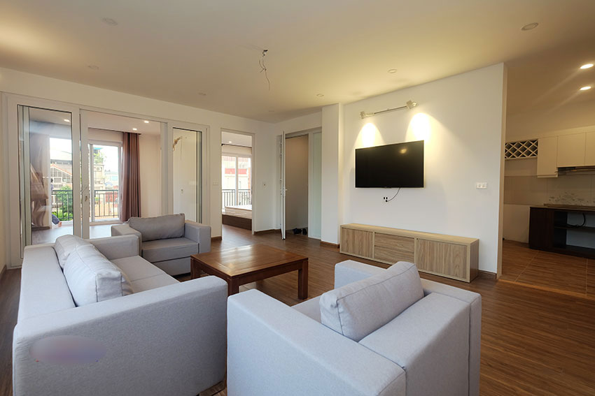 Bright, Modern And Spacious 3 BR Apartment In Dang Thai Mai Str Tay Ho, High Floor