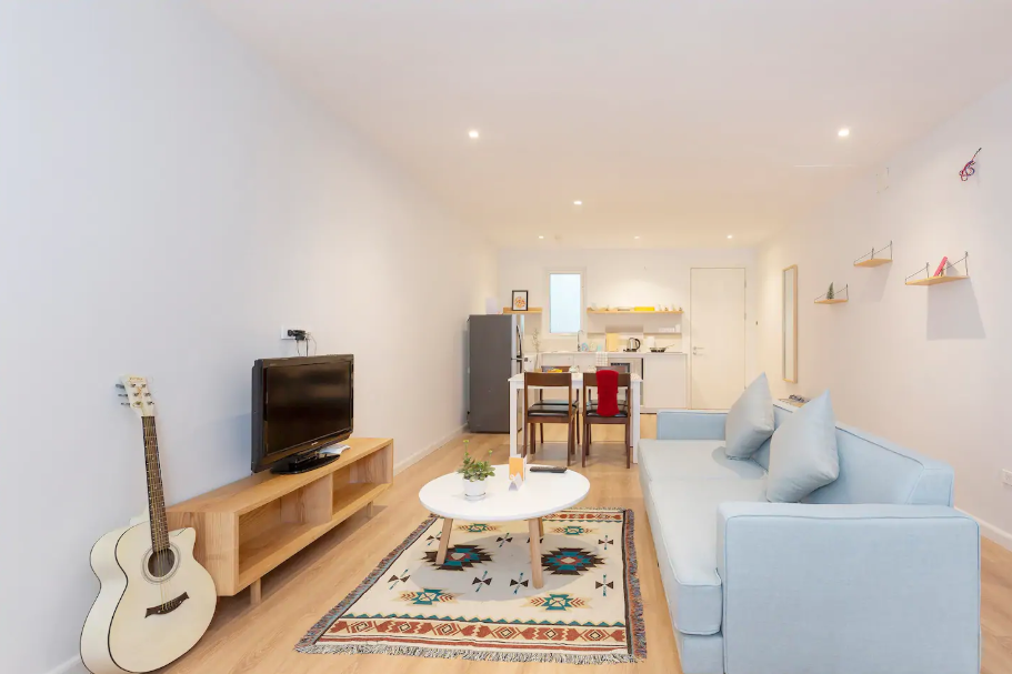 Bright serviced apartment for rent near Cua Nam str, Hoan Kiem