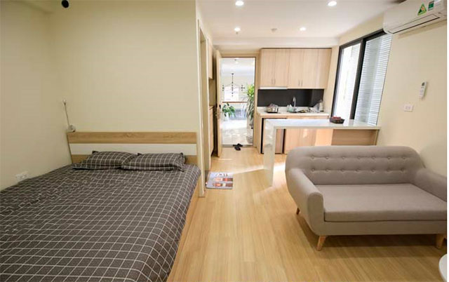Bright studio for rent in Ngoc Ha str, Ba Dinh, near Bach Thao park