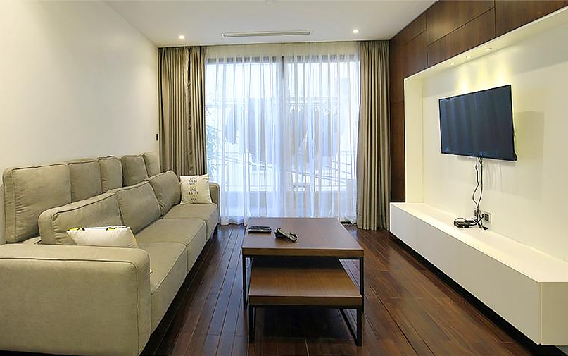 *Your Own Private Spectacular 2 Bedroom Apartment in Tu Hoa str, right on the windy West Lake*