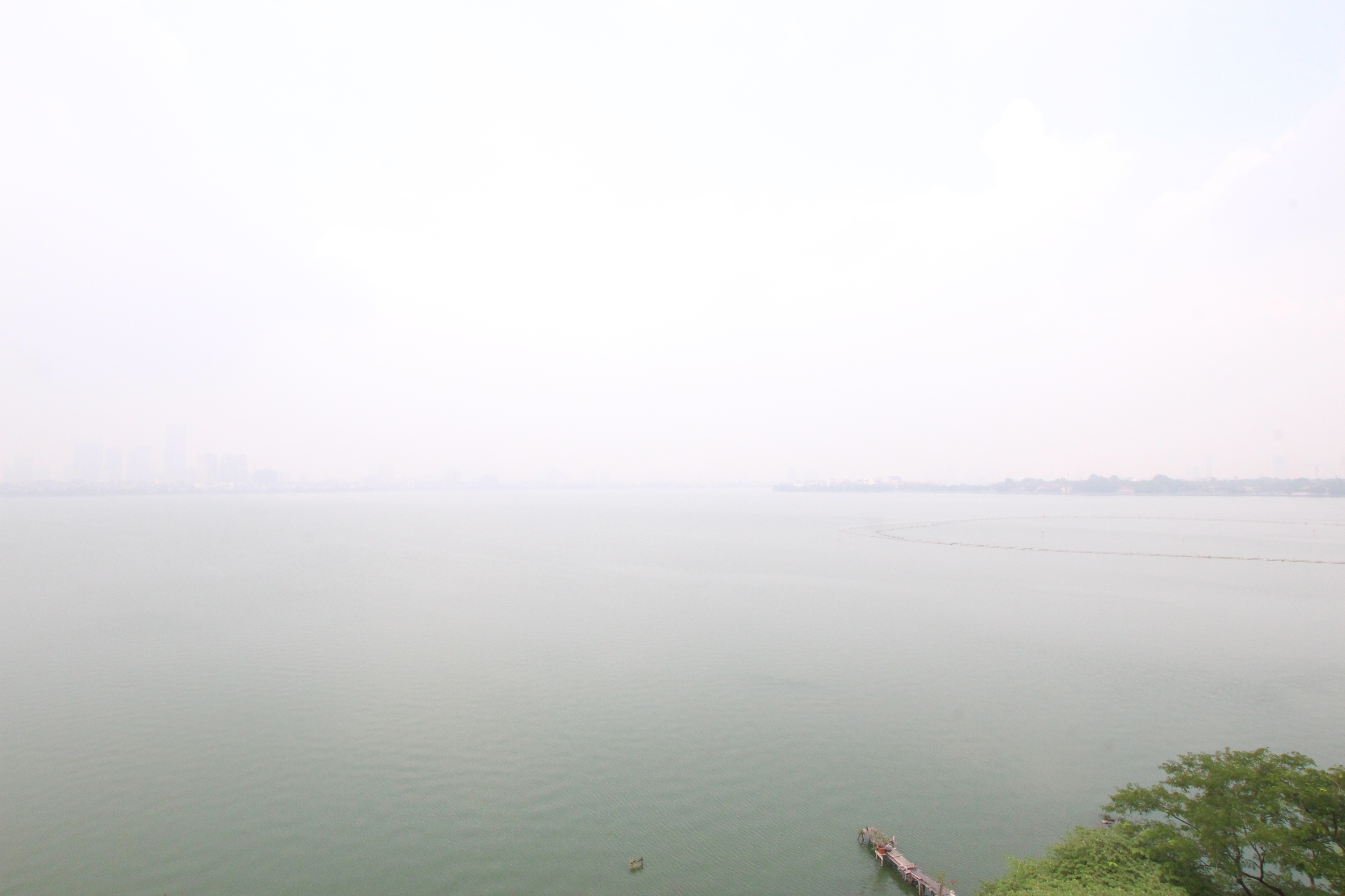 *Direct Lakefront One Bedroom Apartment For Rent in Yen Phu Village, Tay Ho*