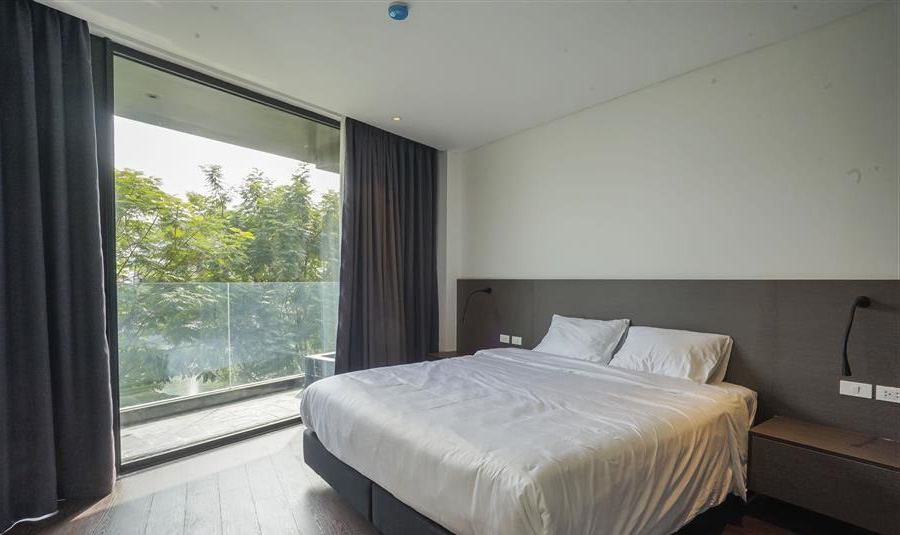 *Extravagant Lake View One Bedroom Apartment for rent in Truc Bach, Ba Dinh*