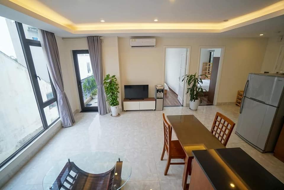 Full of Light & Lake View 02 BR Apartment Rental near Thong Nhat Park, Dong Da