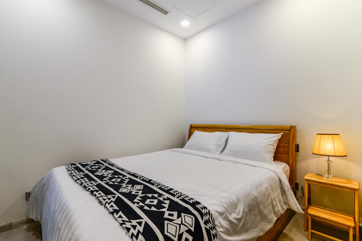 Fully Furnished Apartment Rental in Le Duan str, Dong Da - 