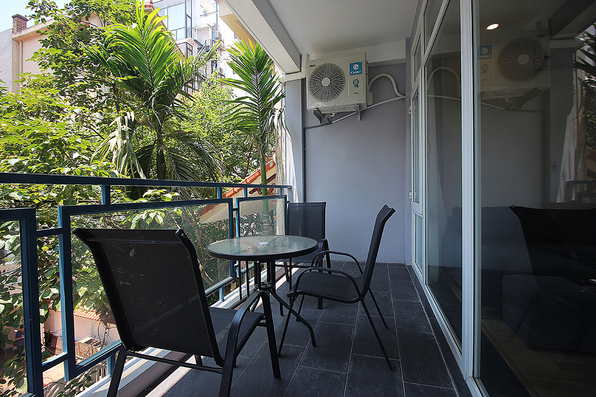 *Furnished 02 Bedroom Apartment for rent in Dang Thai Mai street, Central Tay Ho & Balcony*
