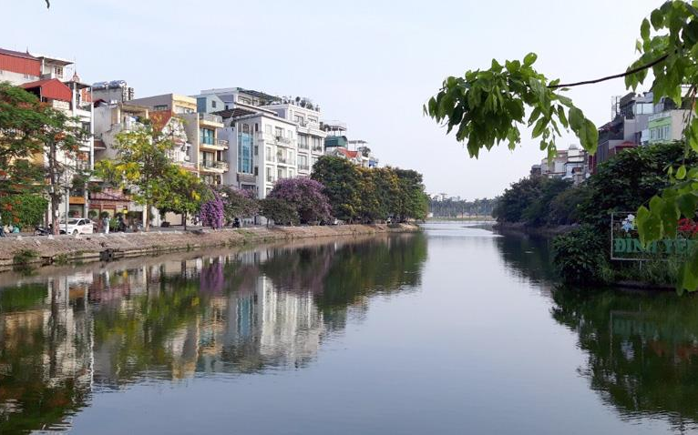 High classed serviced apartment for rent in Yen phu village, two bedroom, panorama lake view