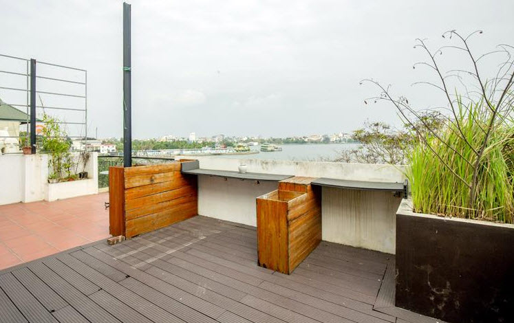 Huge Balcony Lake view 1 bedroom apartment in Nhat Chieu, Tay Ho