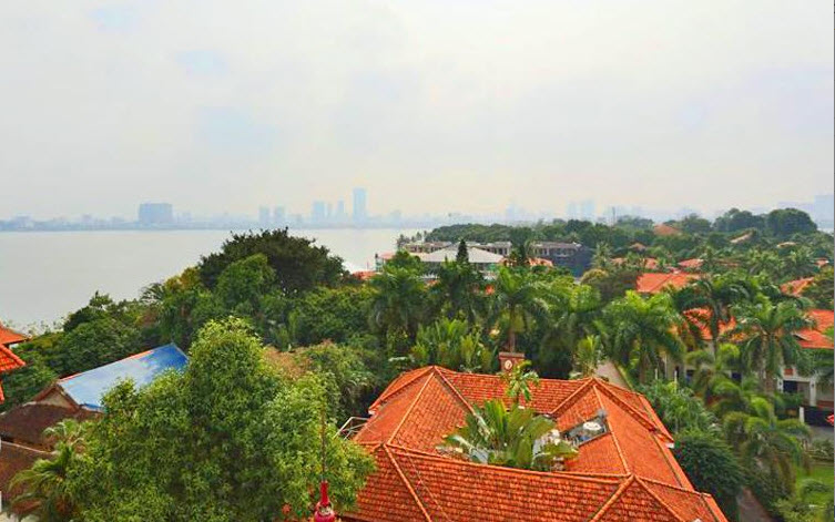 Lake view, Big balcony & Super Bright Apartment for rent in Xuan Dieu Area, Tay Ho