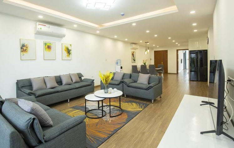 Lake view Magnificent 03 BR apartment for rent in Xuan Dieu, Tay Ho