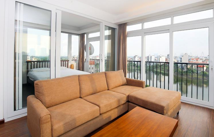 *Lake View Serviced Apartment Rental in To Ngoc Van street, Tay Ho*