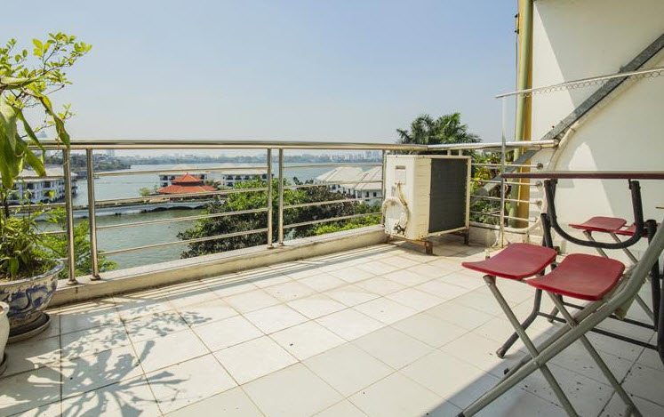 Lakeview and Spacious One Bedroom Apartment Rental in Tu Hoa Str, Tay Ho