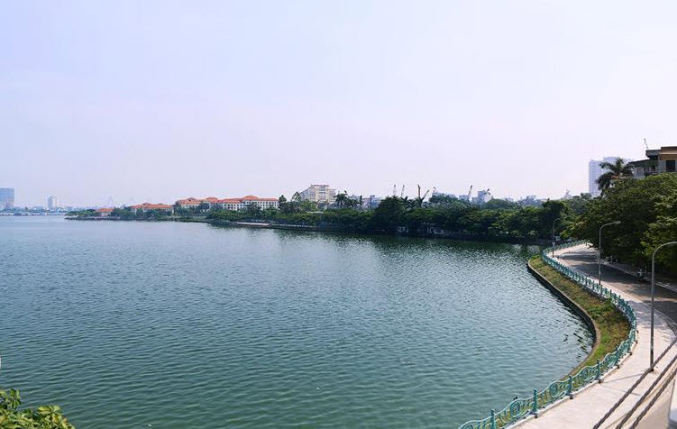 Balcony & Lake View 03 BR Apartment for rent in Quang Khanh, Tay Ho