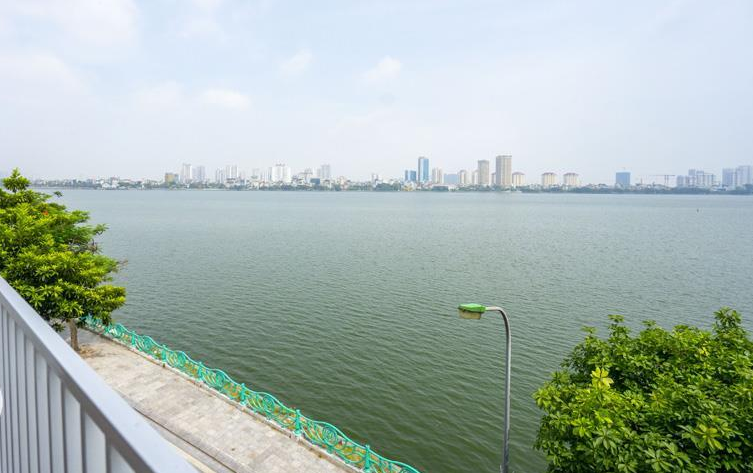 Nice West Lake View 03 Bedrooms Apartment in Quang Khanh, Tay Ho