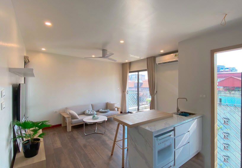 Lovely balcony & brand new 01 bedroom apartment for rent in Tay Ho