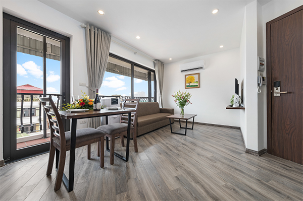 Luxurious Two Bedroom Serviced Apartment Rental in Vo Chi Cong street, Cau Giay