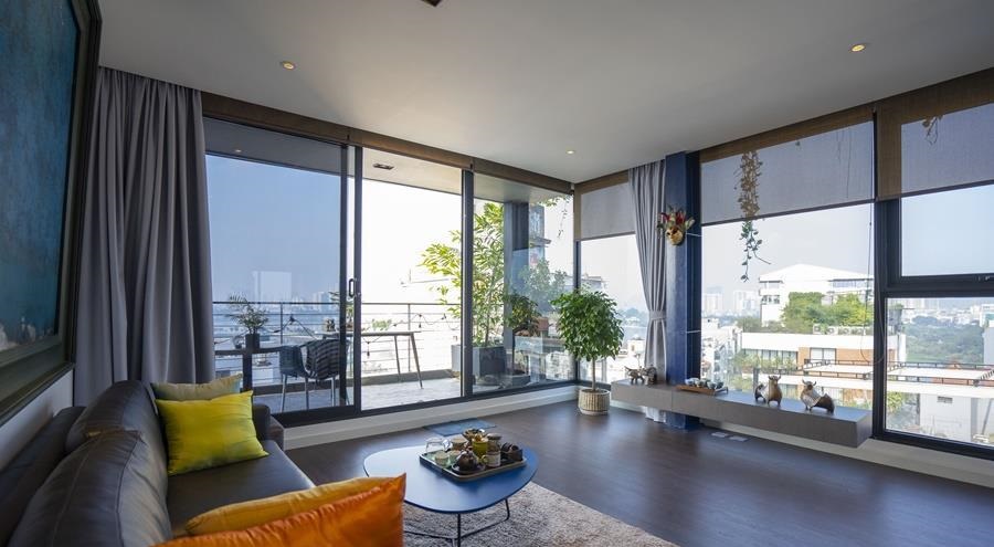 Luxury Lake View & Full of Light Apartment Rental in To Ngoc Van str, Tay Ho