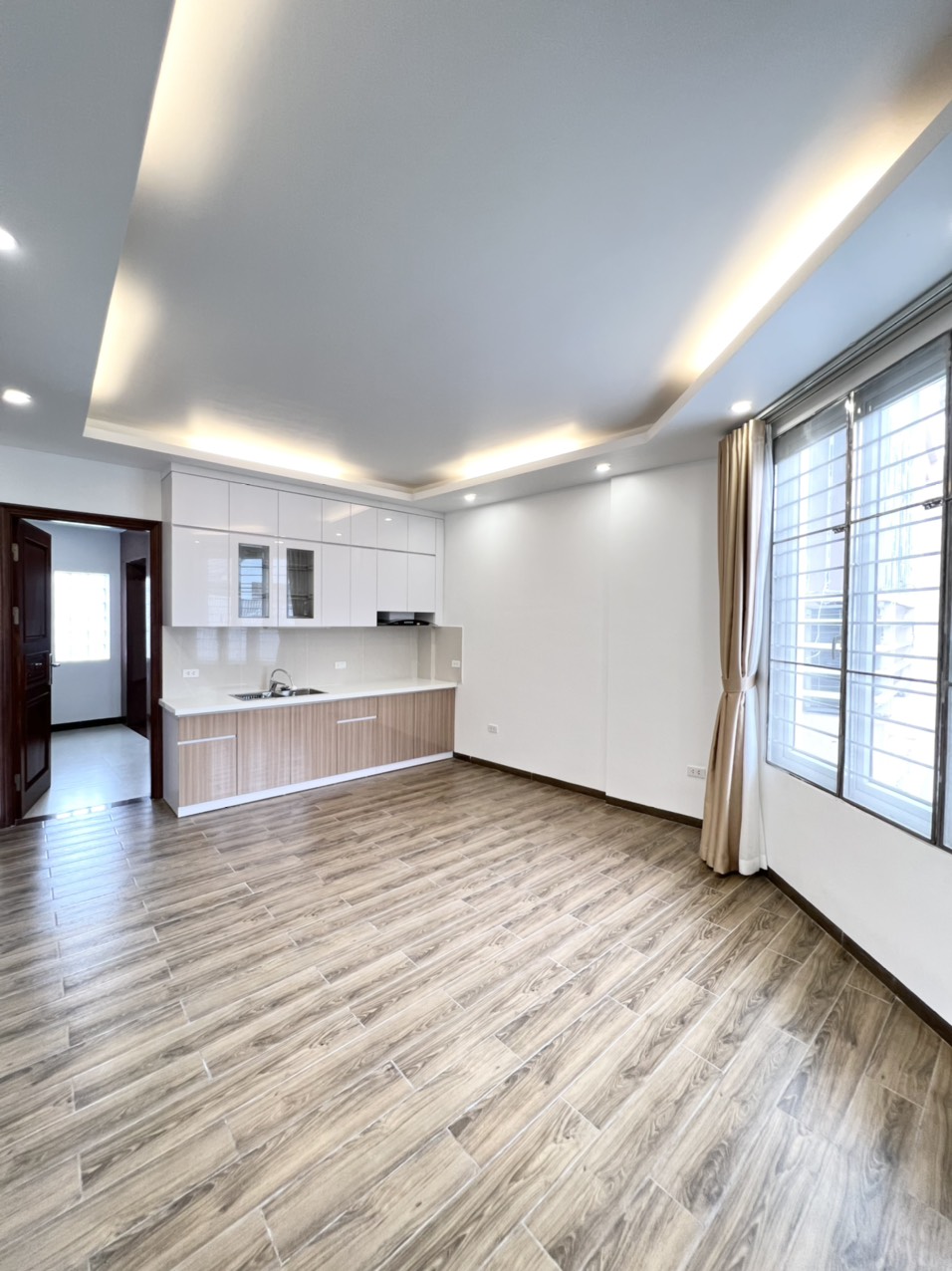 New 02 BR Apartment Rental in Truc Bach, Ba Dinh, Budget Price