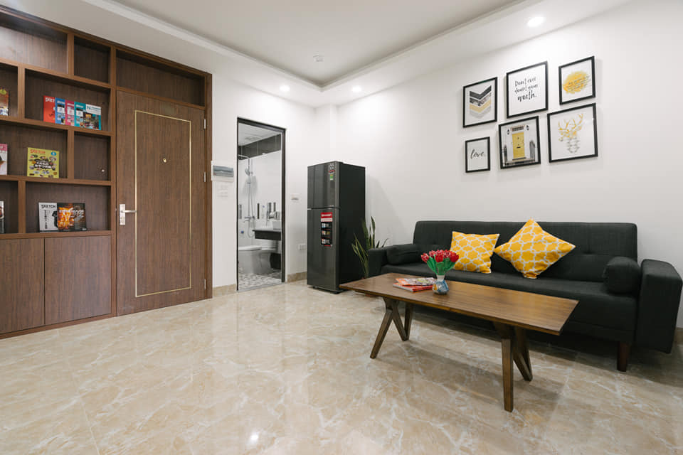 *Nice & Bright Two Bedroom Property for rent near Hoang Cau Street, Dong Da District*