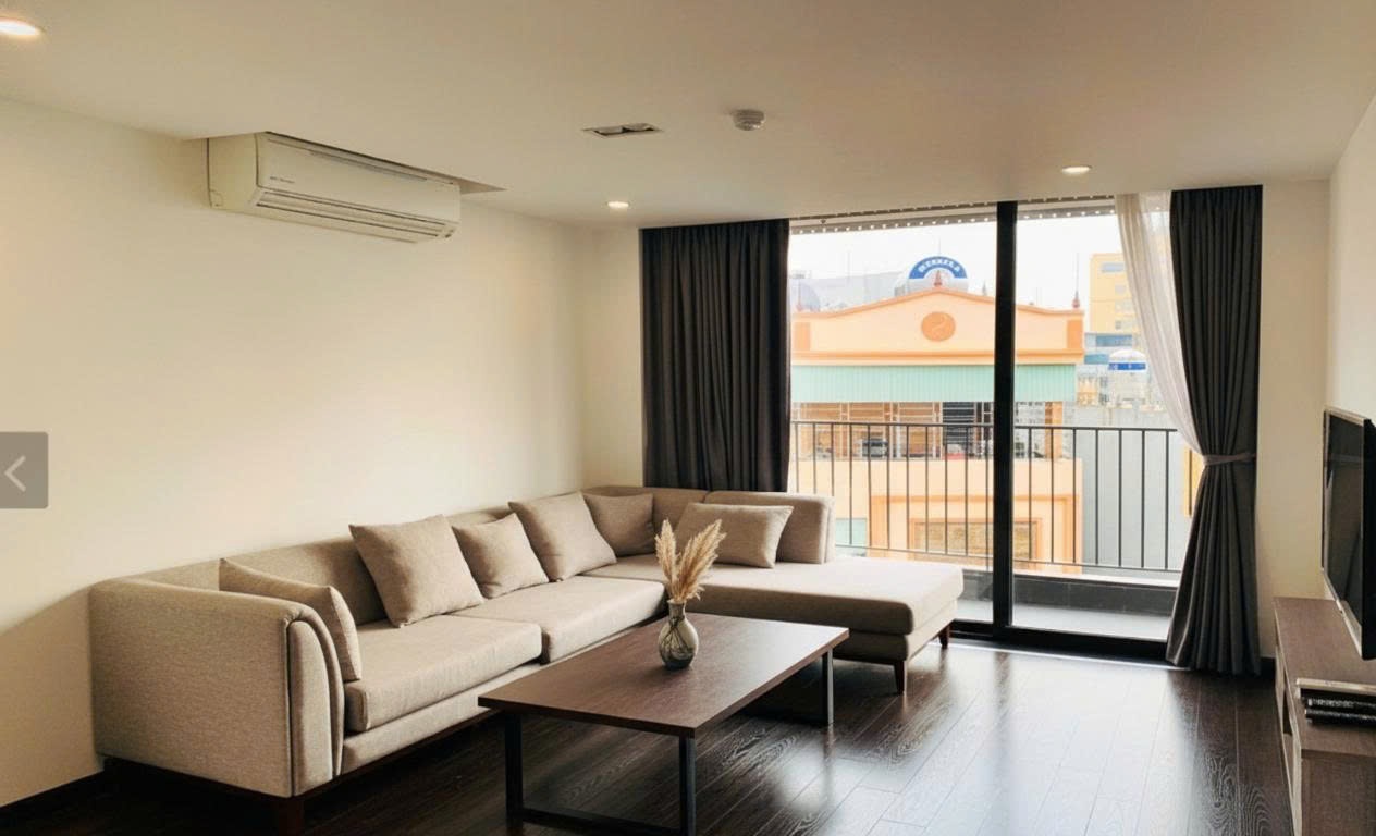 Nice View & Modern Apartment Rental in Ho Ba Mau Area, Dong Da