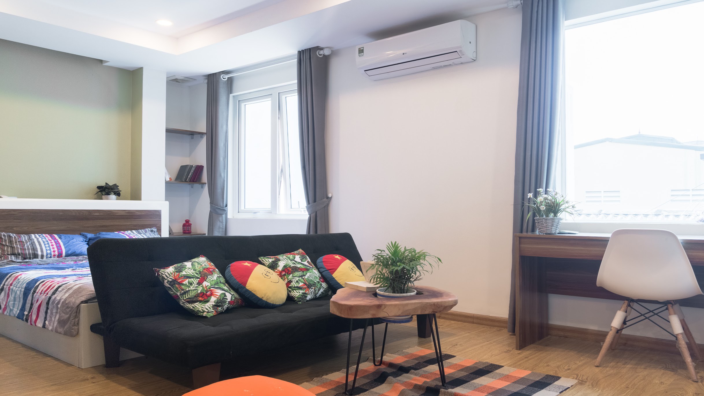 *Romantic Cozy Apartment rental Lac Long Quan street - Central Area*