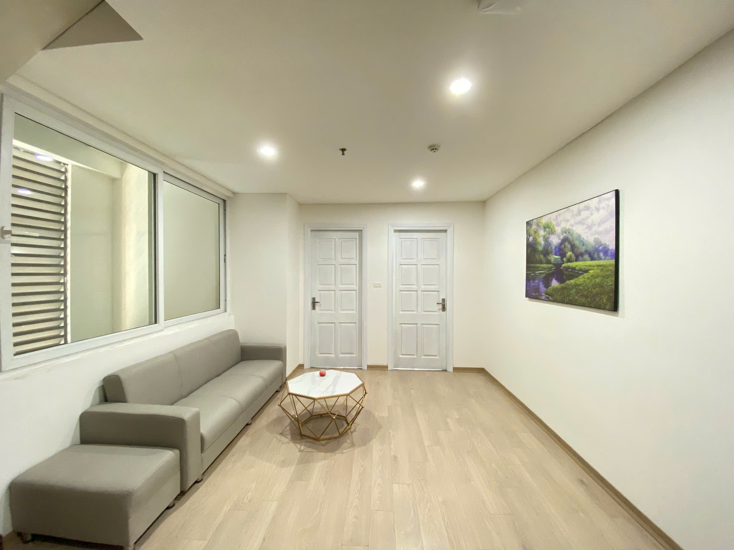 Spacious 2BR Front-Facing Apartment in Hai Ba Trung | Full Service Included