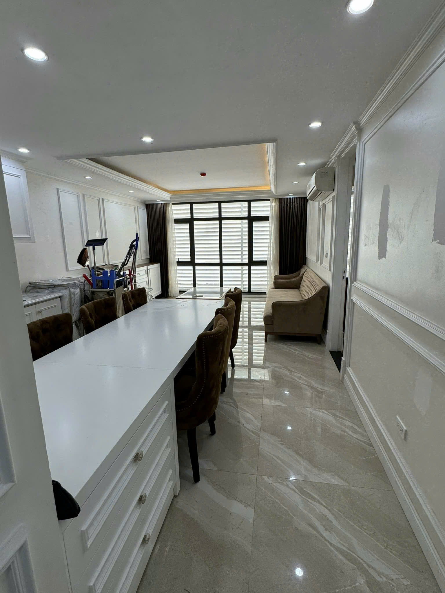 Spacious 2BR Front-Facing Apartment in Hai Ba Trung | Full Service Included