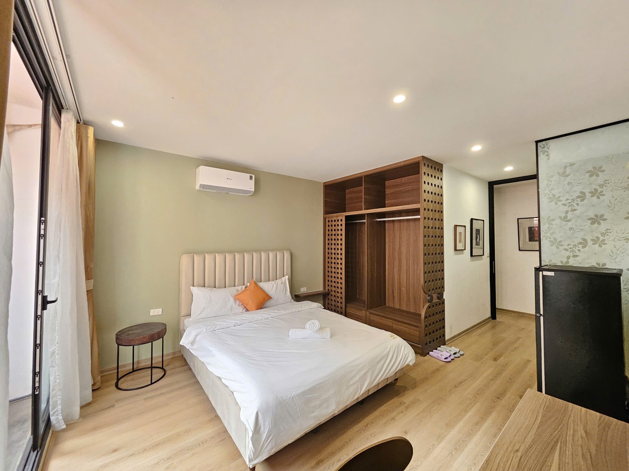  studio 1-Bedroom Apartment for Rent at   Au Co Tay Ho