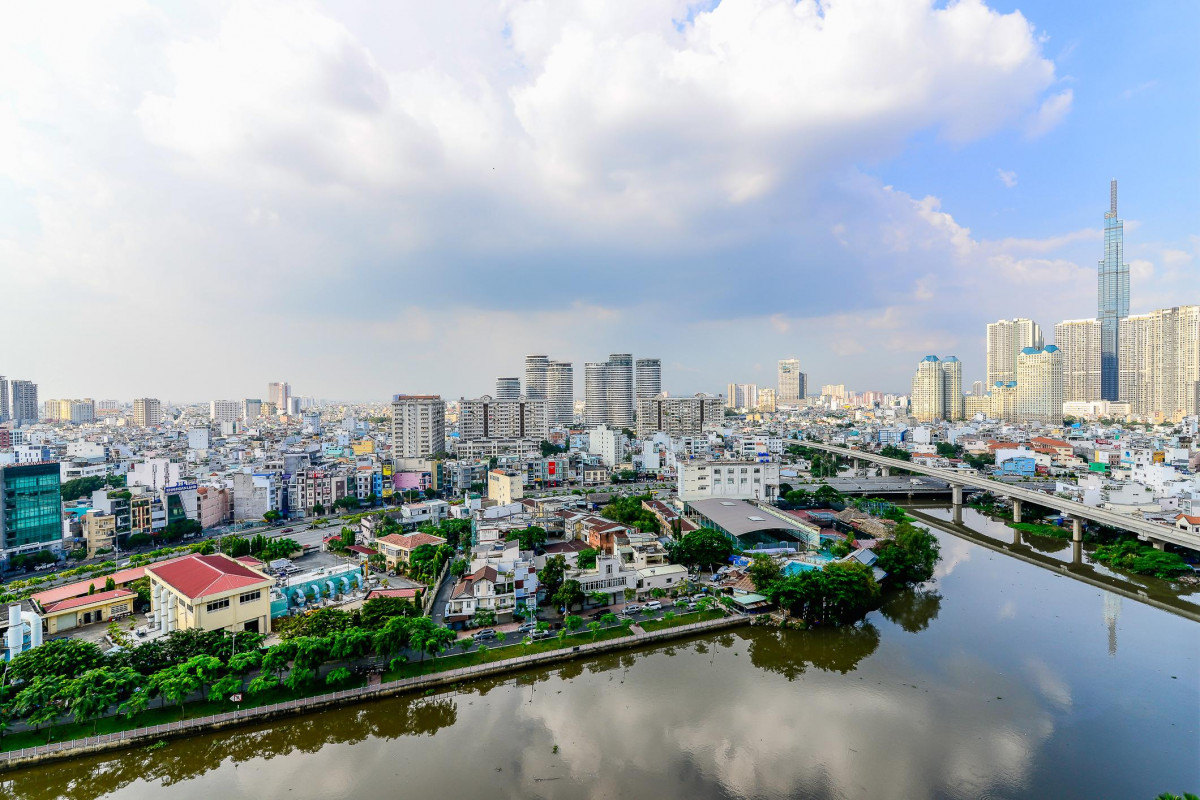  STUNNING 2 Bdrm Apartment Rental in Le Duan str, Dong Da - 