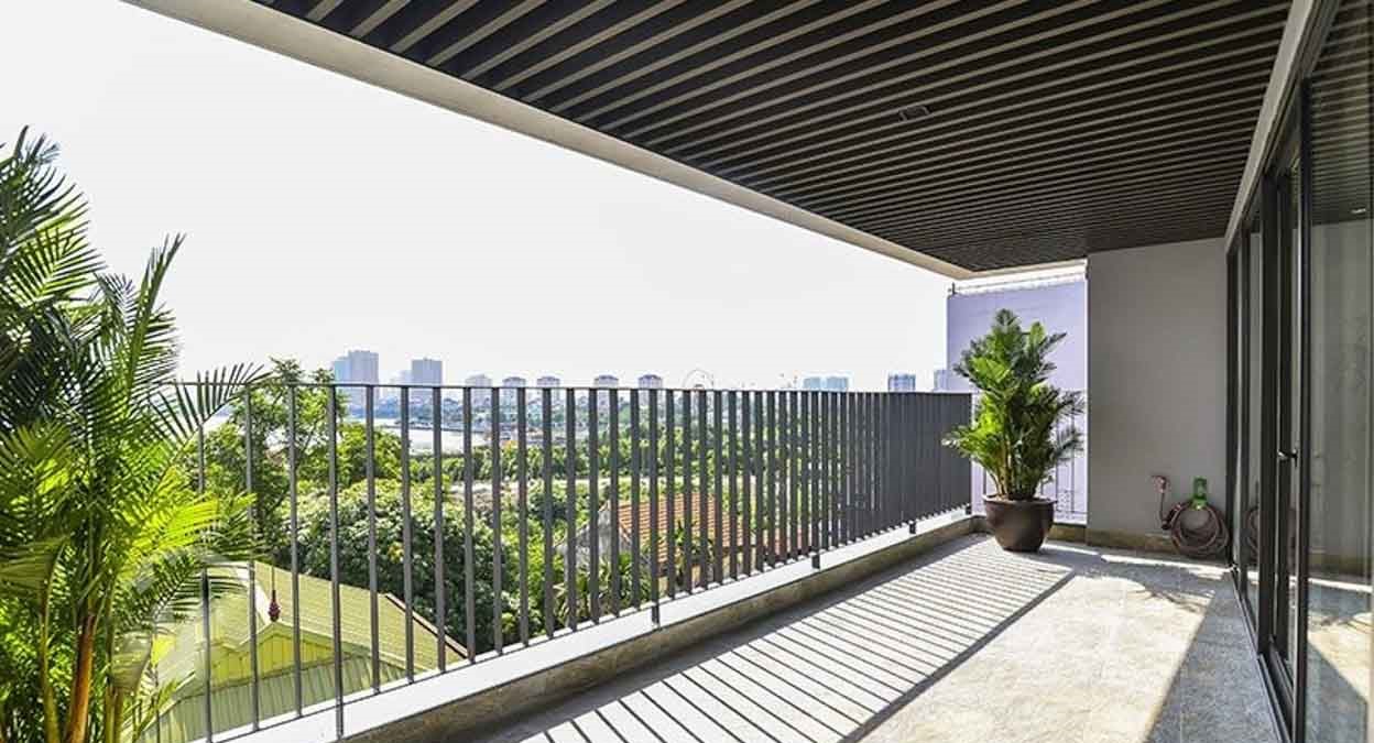 *Putting 1 step in this impressing stunning lake view 3+ Bedroom Apartment Rental in Tay Ho*