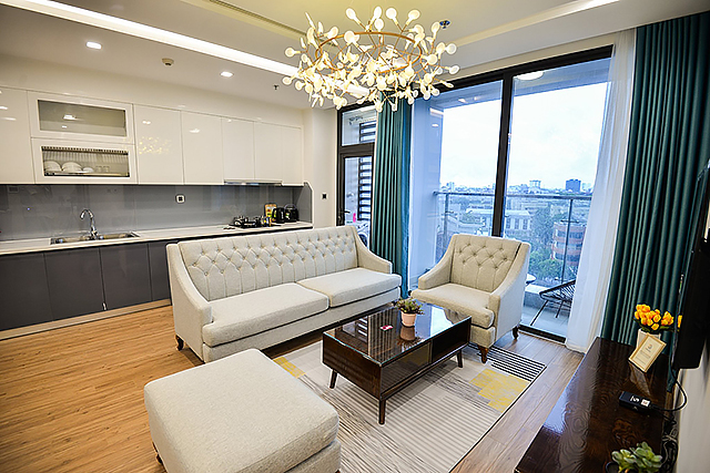 *Stunning Three Bedroom Property For Rent in Vinhomes Metropolis, Modern Amenities*