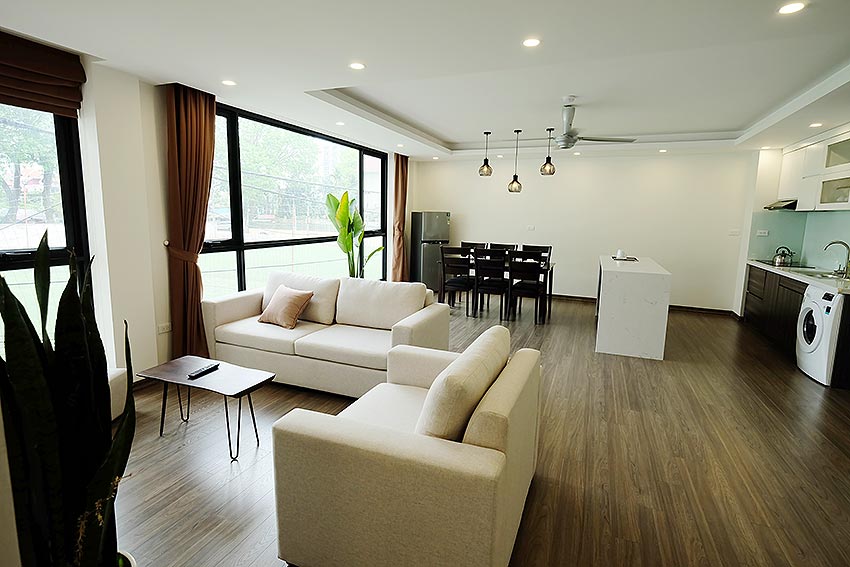 *Sunny & Bright 2 Bedroom Apartment Rental in Dang Thai Mai Street, Tay Ho*