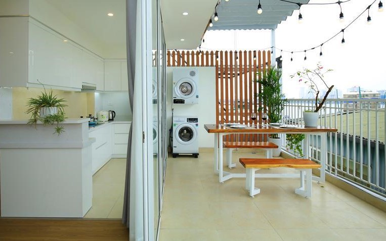 *Stay near Westlake with stunning 02 Bedroom Apartment in Tay Ho, Terrace Lake view*