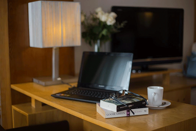 *Tranquil and Modern Business 2 Bed Apartment Rental in Truc Bach, Urban Hanoi*