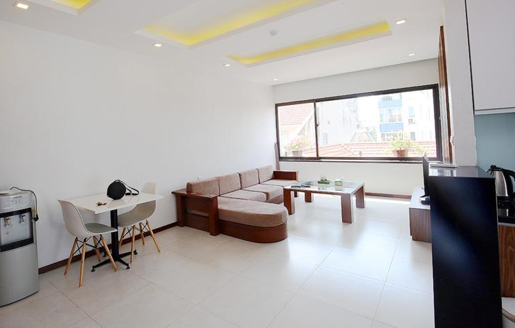 Very Bright & Nice One Bedroom Apartment Rental in Dang Thai Mai street, Tay Ho
