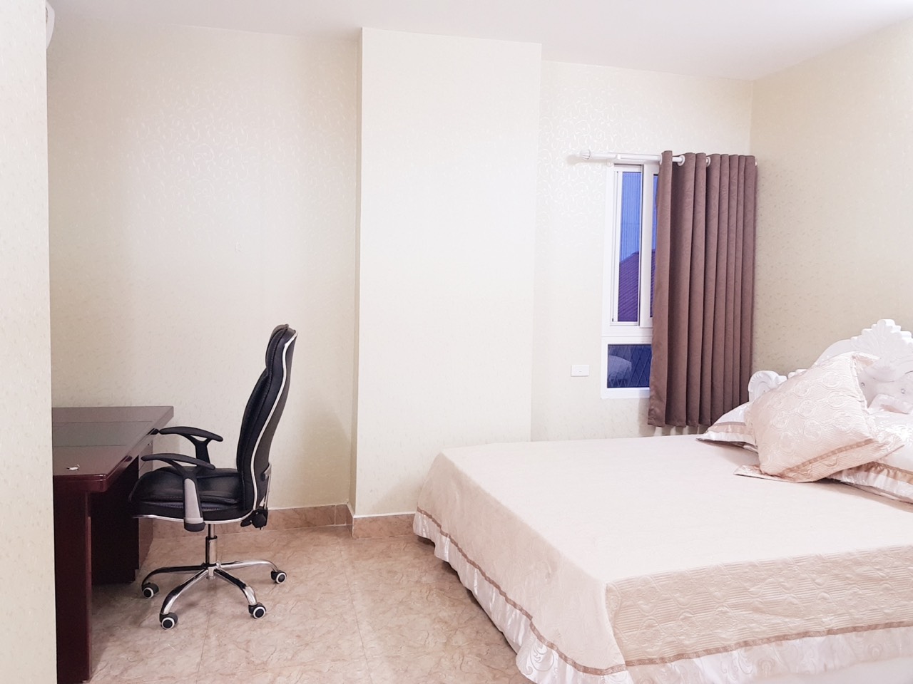 Very Bright Two Bedroom Apartment Rental in Nguyen Chi Thanh street, Dong Da