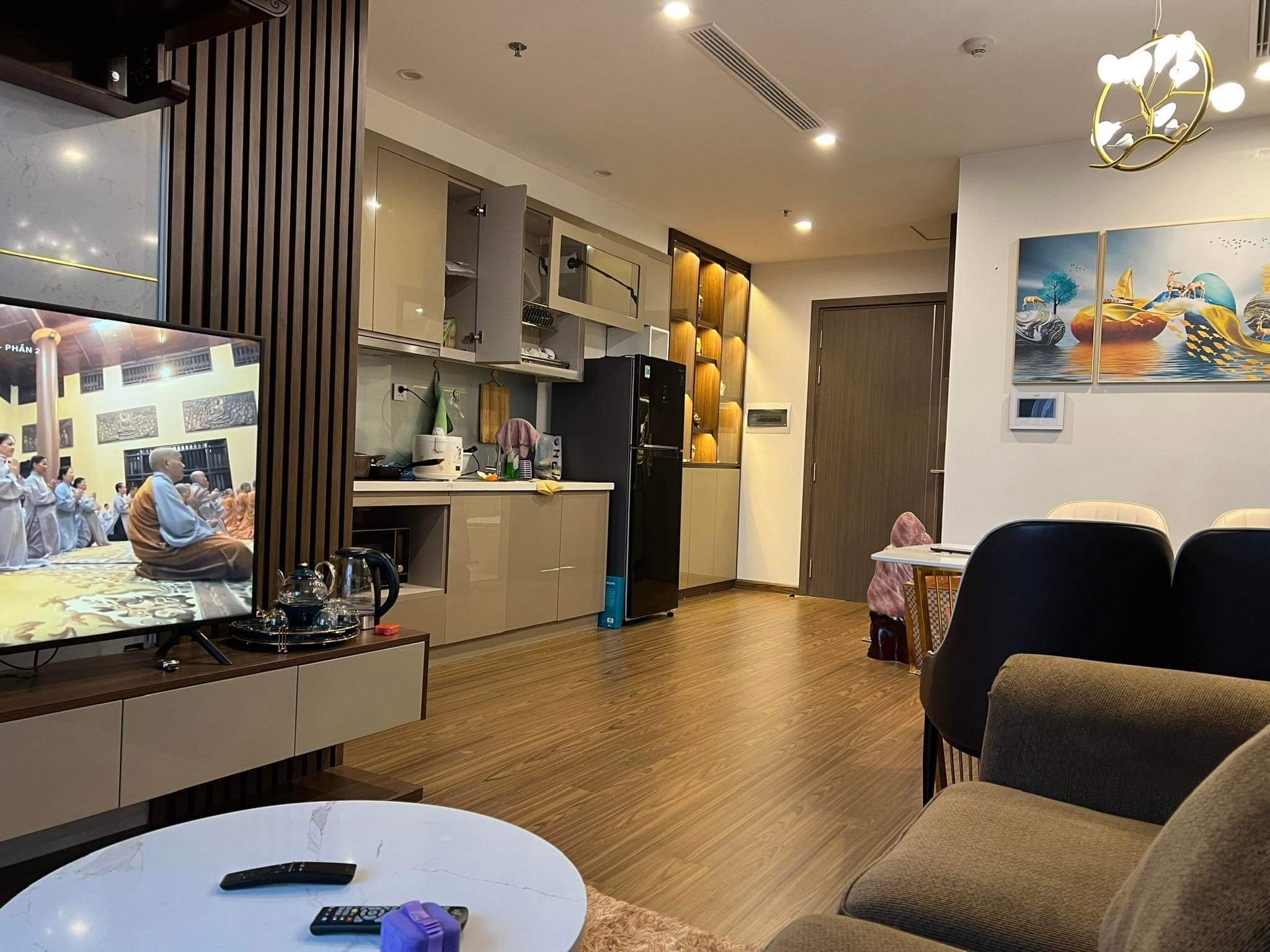 Well Equipped 02 BR Apartment for rent in Vinhomes West Point - W2 Building