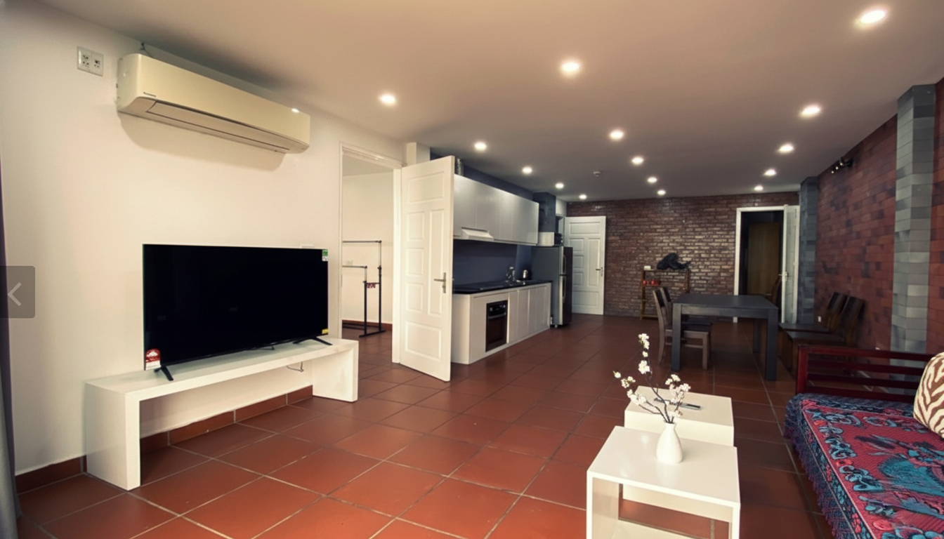 🌿 SERENE LAKE VIEW APARTMENT IN VU MIEN, TAY HO – PEACEFUL LIVING WITH FULL SERVICES 🌿