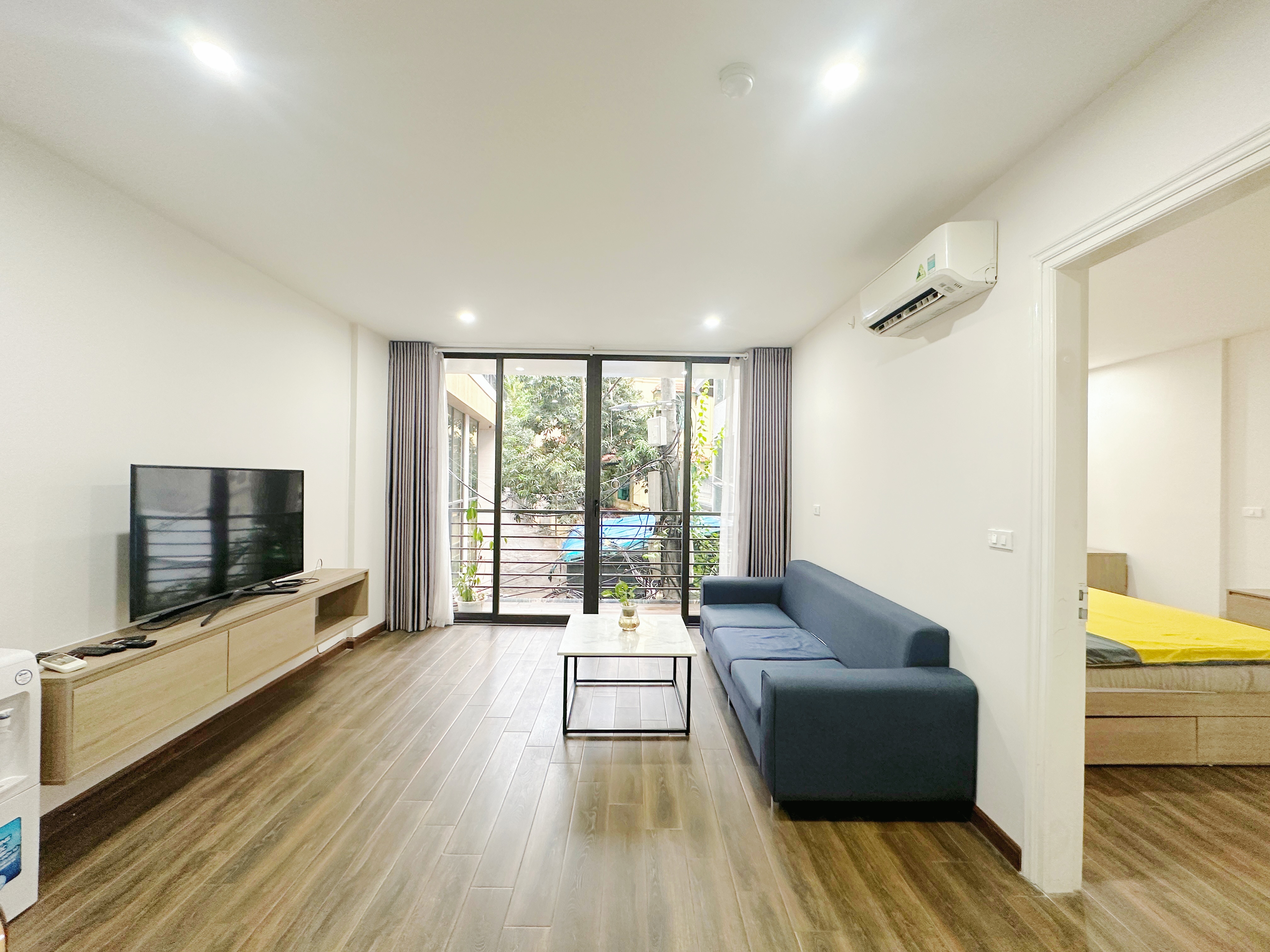 🔥 CORNER UNIT! SUPER BRIGHT 1-BED SERVICED APARTMENT 70 m2 – TO NGOC VAN 🔥